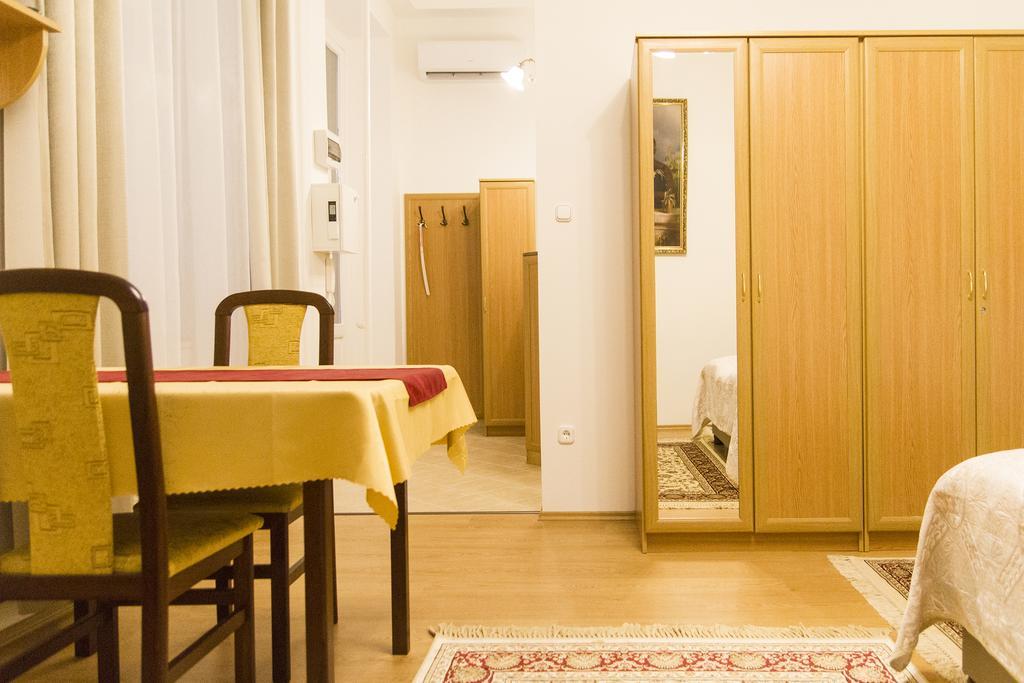 Authentic Klauzal Apartment Budapest Exterior photo