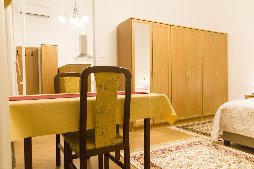 Authentic Klauzal Apartment Budapest Exterior photo